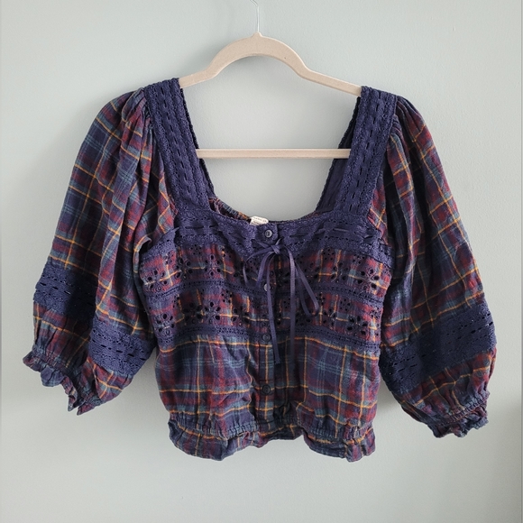 American Eagle Blue Plaid and Lace Crop Top in Medium - Picture 2 of 5